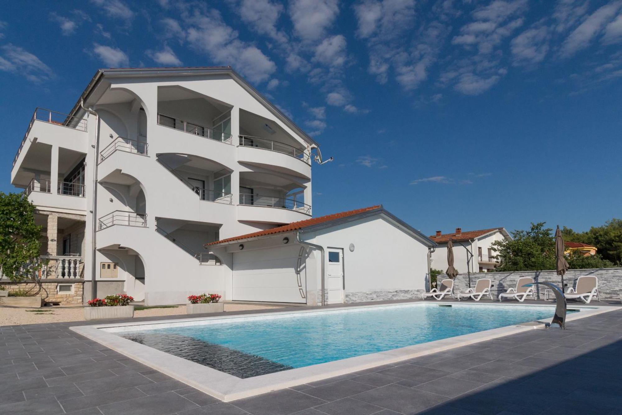 Apartmani Martin Mit Beheiztem Pool With Heated Pool Bibinje Luaran gambar