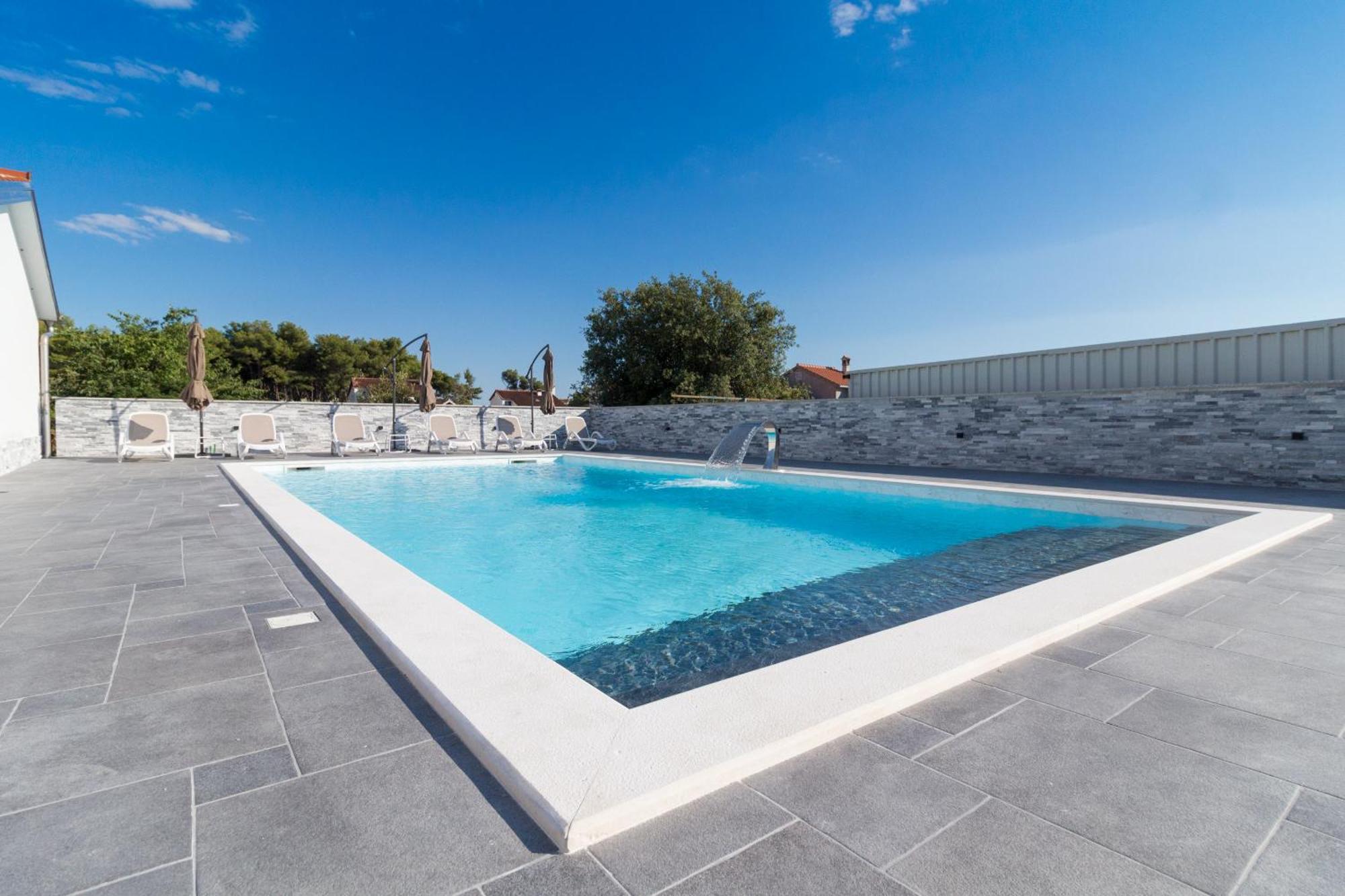 Apartmani Martin Mit Beheiztem Pool With Heated Pool Bibinje Luaran gambar